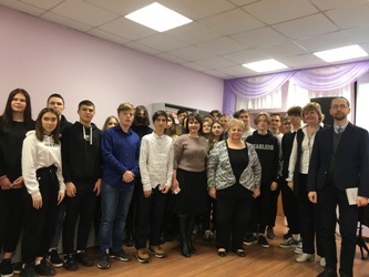 Ирина Кононенко инициировала для школьников урок граждановедения